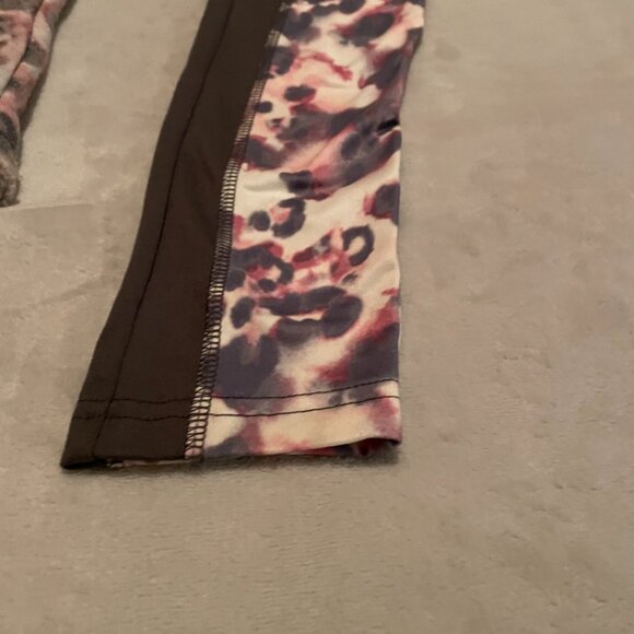 Justice (mall days) size 10 set including stretch pants & matching sweatshirt. - Picture 12 of 13